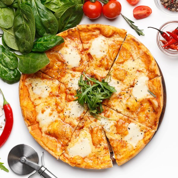Quali sono gli ingredienti per realizzare una autentica pizza margherita?